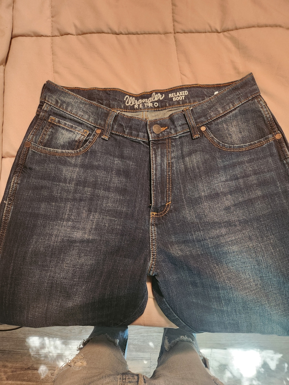 Men's Wrangler Retro® Relaxed Fit Bootcut Jean - Picture 8 of 9